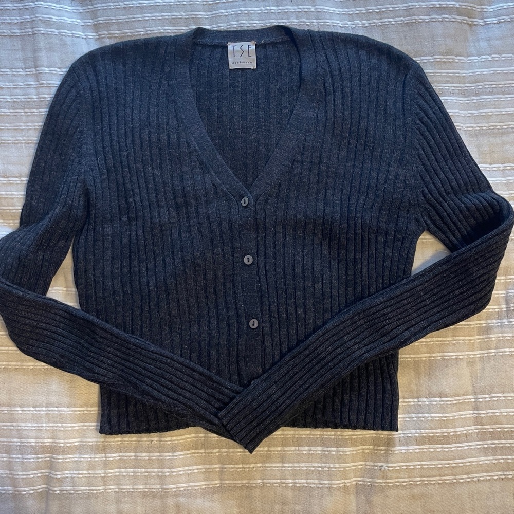 TSE Cashmere V Neck Sweater